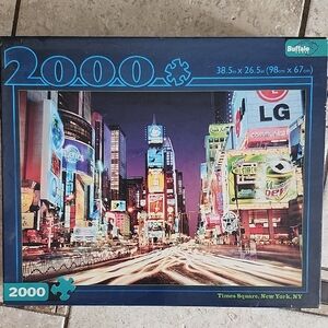 Times Square New York, N.Y. 2000-Piece Puzzle Buffalo Games
